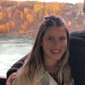 Meet your Posher, Mayra